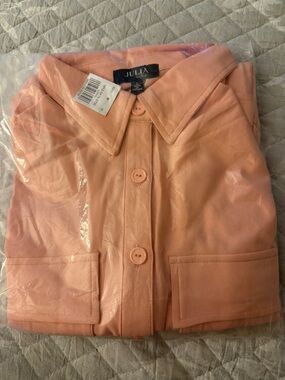 Julia by Love J Crepe Knit Cargo Shirt and‎ Shorts Set in Coral - Size Large